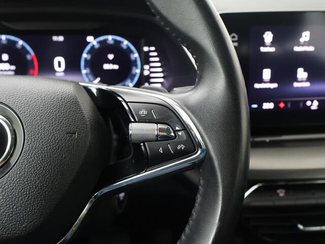 Skoda OCTAVIA Combi 1.0 e-TSI Ambition | 110 PK | Automaat | Trekhaak wegklapbaar | Digitaal instrumentenpaneel |