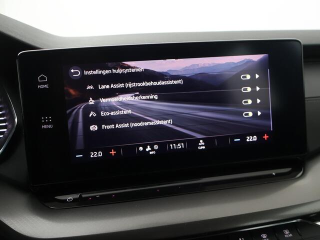 Skoda OCTAVIA Combi 1.0 TSI Ambition | 110 PK | Trekhaak wegklapbaar | LED verlichting | Navigatiesysteem |