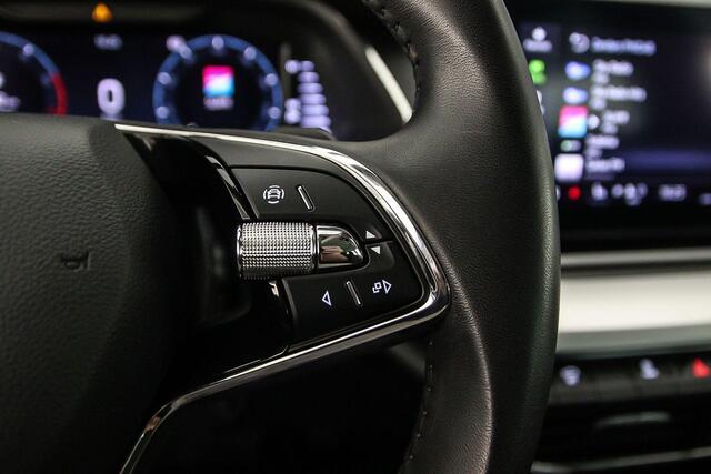 Skoda OCTAVIA Combi Business Edition Plus 1.5 eTSI 150pk DSG Automaat Achteruitrijcamera, Cruise control, Elektrische achterklep, LED koplampen, App connect, Parkeersensoren