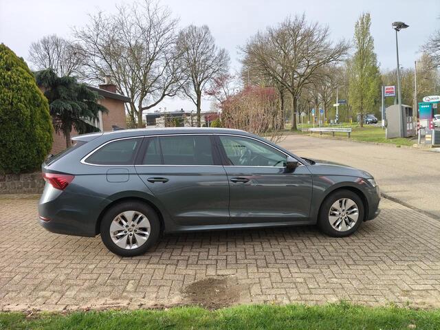 Skoda OCTAVIA COMBI 1.0 e-TSI Hybr BusEd. Navi, Dig.Displ,Camera