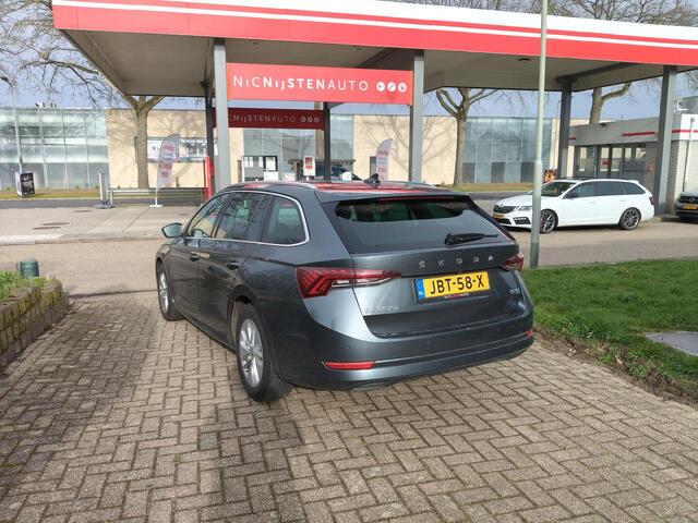 Skoda OCTAVIA COMBI 1.0 e-TSI Hybr BusEd. Navi, Dig.Displ,Camera