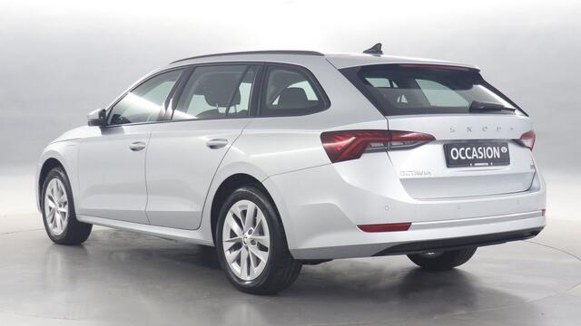 Skoda OCTAVIA Combi 1.4 TSI 204pk iV PHEV Business Edition DSG / Navigatie / Cruise Control / Parkeersensoren