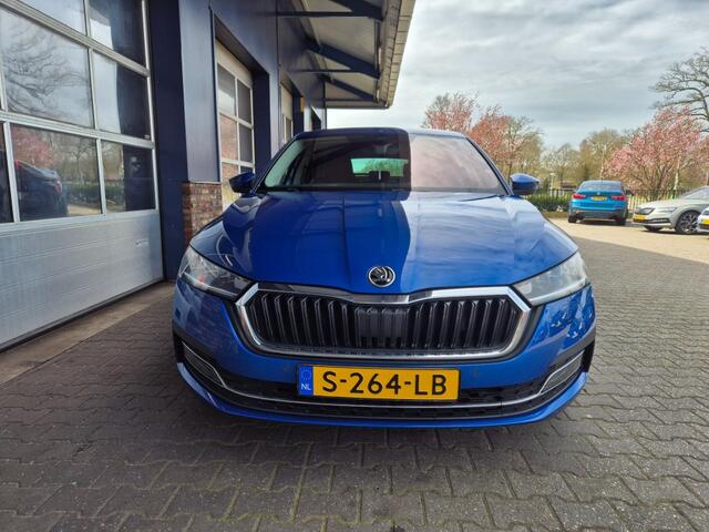 Skoda OCTAVIA 1.0 E-TSI Bussines Edition Plus, Automaat, Trekhaak, Stuur/stoel verwarming, ACC Carplay, ALL IN Prijs!