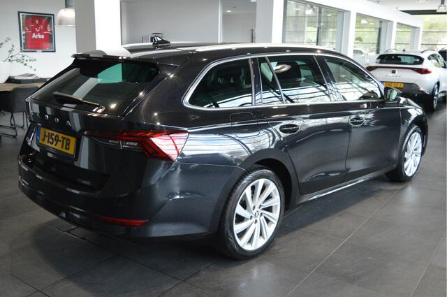 Skoda OCTAVIA Combi 2.0 TDI Style navi keyless camera trekhaak 18 inch !!
