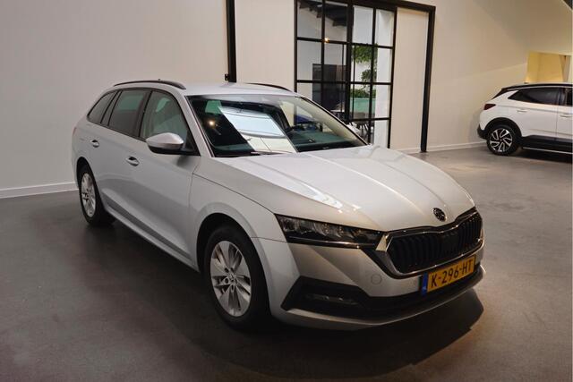Skoda OCTAVIA Combi 1.0 e-TSI Business Edition - Apple Carplay/Android Auto - Achteruitrijcamera - Navi