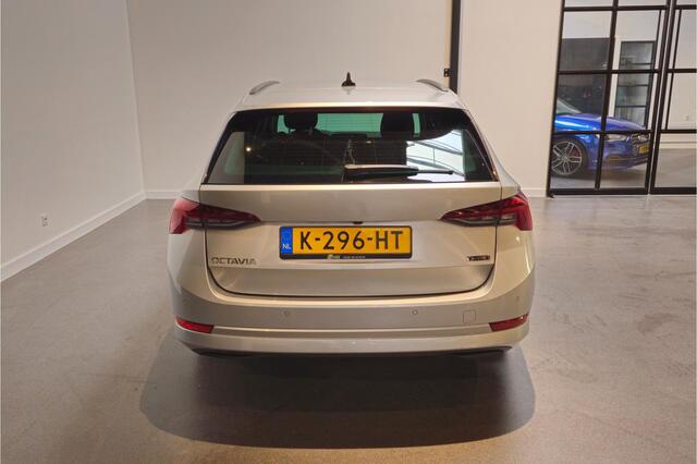 Skoda OCTAVIA Combi 1.0 e-TSI Business Edition - Apple Carplay/Android Auto - Achteruitrijcamera - Navi