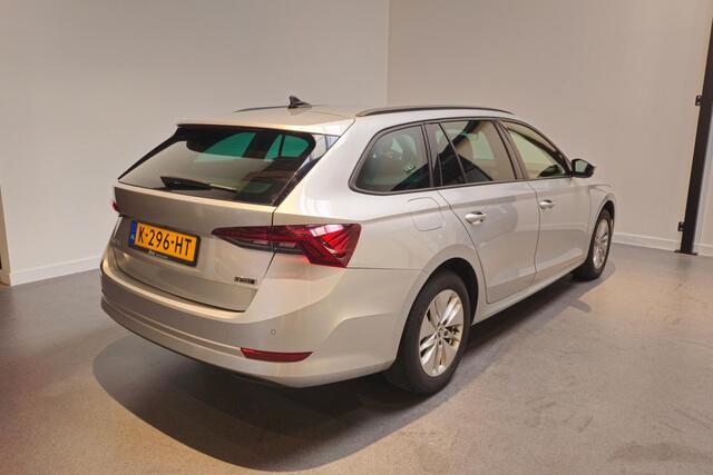 Skoda OCTAVIA Combi 1.0 e-TSI Business Edition - Apple Carplay/Android Auto - Achteruitrijcamera - Navi