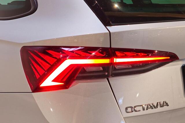 Skoda OCTAVIA Combi 1.0 e-TSI Business Edition - Apple Carplay/Android Auto - Achteruitrijcamera - Navi