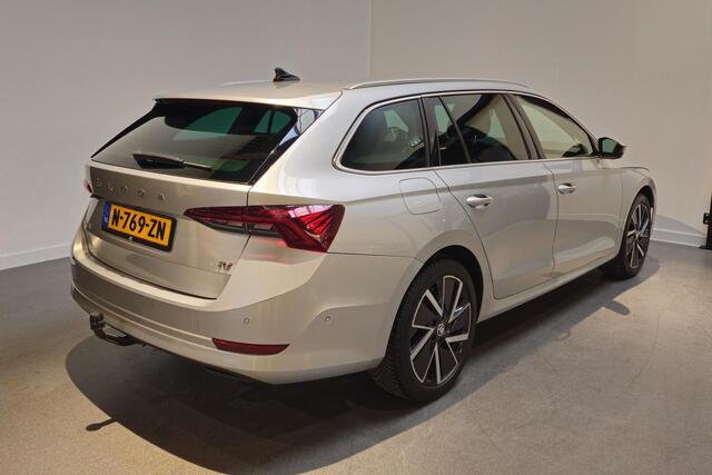 Skoda OCTAVIA Combi 1.4 TSI iV PHEV Business Edition Stoelverwarming voor en achter - Stuurverwarming - Apple Carplay/Android Auto - Dodehoekdetectie - Adaptive Cruise - Trekhaak - Virtual Cockpit -
