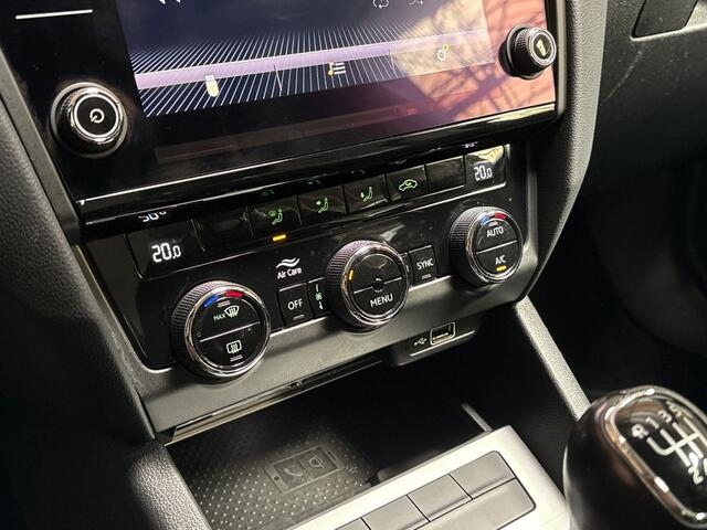 Skoda OCTAVIA Combi 1.0 TSI Sport (APPLE CARPLAY, GROOT NAVI, CLIMATE, CRUISE, SPORTSTOELEN, PARKEERSENSOREN, NIEUWE APK, NIEUWSTAAT)