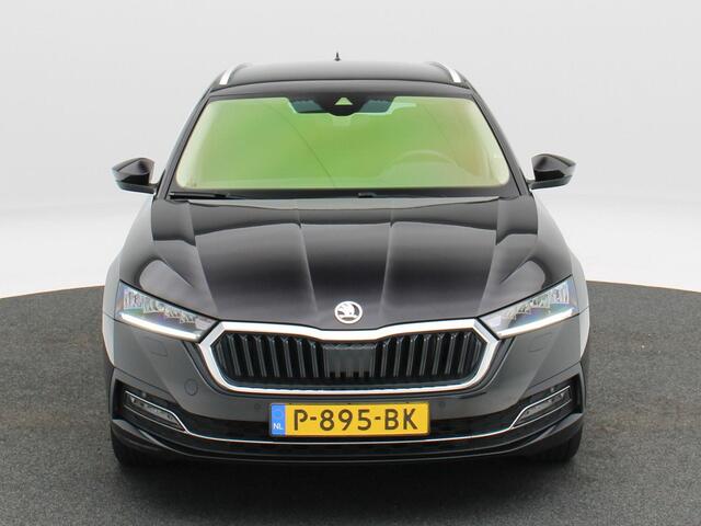 Skoda OCTAVIA Combi 1.5 e-TSi 150 Pk Automaat Business Edition Plus | Camera | Stoelverwarming | Cruise Control | Elektrische Stoelen | CarPlay | Navigatie | 17 Inch | 76.513 Km !!
