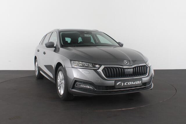 Skoda OCTAVIA Combi 1.0 TSI Ambition > Camera/Trekhaak/Sfeerverlichting/Stoelverwarming..
