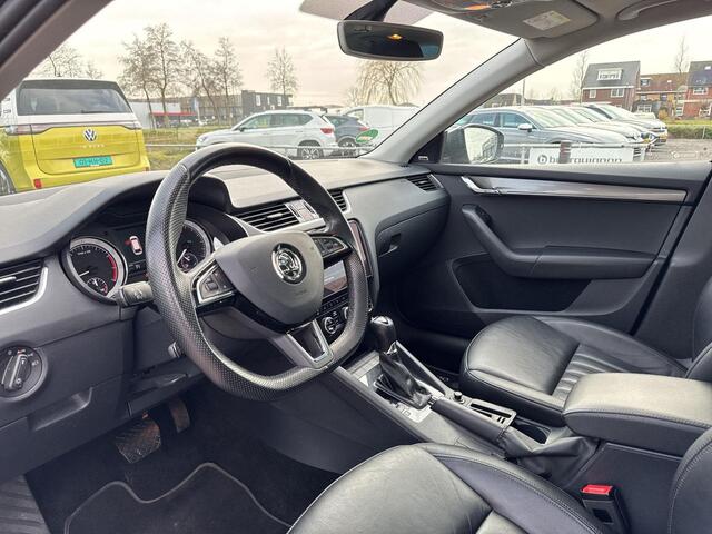 Skoda OCTAVIA Combi 1.5 TSI Greentech Style Business | Automaat | 150 pk | Pano Dak | Trekhaak | Leder | Canton Sound |