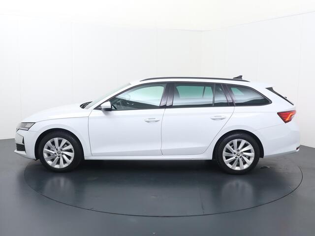 Skoda OCTAVIA Combi 1.5 TSI MHEV First Edition | PK | Automaat | Cruise control | Achteruitrijcamera | Keyless | Climate control |