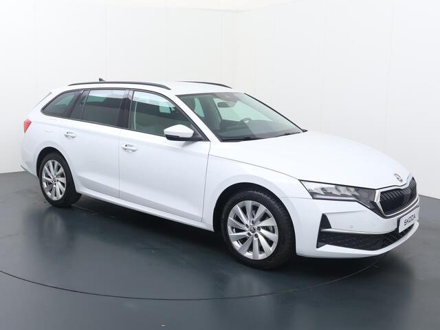 Skoda OCTAVIA Combi 1.5 TSI MHEV First Edition | PK | Automaat | Cruise control | Achteruitrijcamera | Keyless | Climate control |