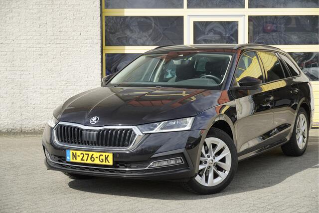 Skoda OCTAVIA Combi 1.5 TSI 150PK! First Edition BJ2021 Lmv 17" | Led V+A | Dynamische knipperlichten | Pdc | Trekhaak | App-Connect | Navi | Virtual cockpit | Climate control | Cruise control | Verwarmde voorstoelen | Extra getint glas