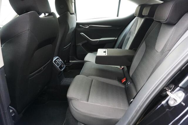 Skoda OCTAVIA 1.0 e-TSI Business Edition/DSG-7/Dealeronderhouden /1e Eigenaar.