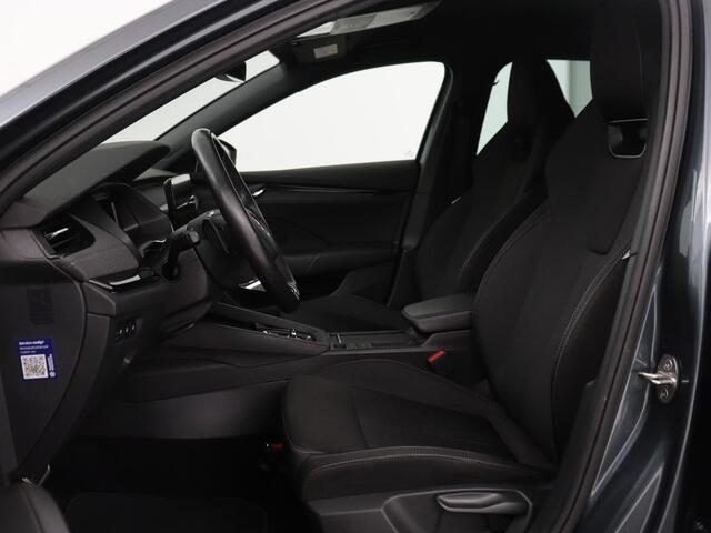 Skoda OCTAVIA Combi 1.4 TSI iV PHEV Sportline Business | SOH 96% | Trekhaak | Stoelverwarming | Camera | Carplay | Navigatie