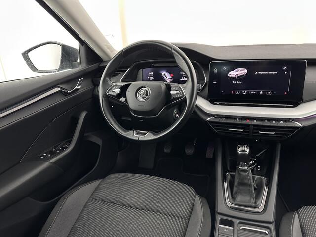 Skoda OCTAVIA Combi 1.0 TSI Business Edition Plus (INCL.BTW) *FULL-LED | NAVI-FULLMAP | HEATED-COMFORTSEATS | DIGI-COCKPIT | CAMERA | KEYLESS | DAB | AMBIENT-LIGHT | PRIVACY-GLASS | ECC | PDC | CRUISE | 17''ALU*