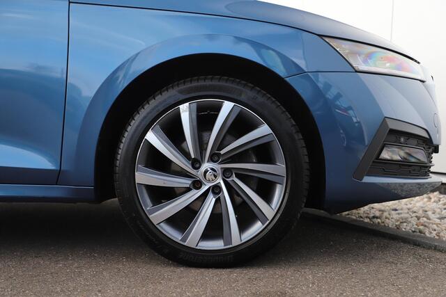 Skoda OCTAVIA Combi 1.0 e-TSI Business Edition Automaat Trekhaak Navigatie Clima Adaptive Cruise 18 inch LMV Parkeersensor Elektrische Achterklep