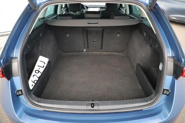 Skoda OCTAVIA Combi 1.0 e-TSI Business Edition Automaat Trekhaak Navigatie Clima Adaptive Cruise 18 inch LMV Parkeersensor Elektrische Achterklep