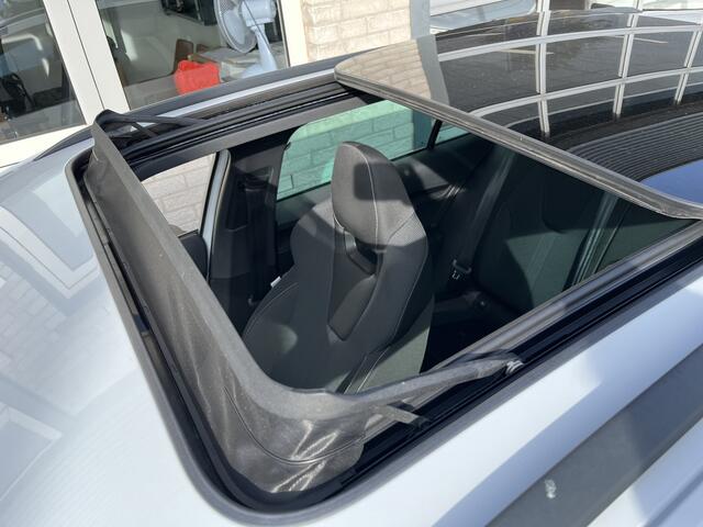 Skoda OCTAVIA Combi 1.4 TSI iV PHEV Sportline Business / AUTOMAAT/ PANO/ ACC/ SMARTLINK/ PARK.SENSOREN V+A/ CAMERA/ STOELVERWARMING/ RIJ-MODI/ KEYLESS/ NAVI/ DAB/ CLIMA/ LED/ 18'' LMV