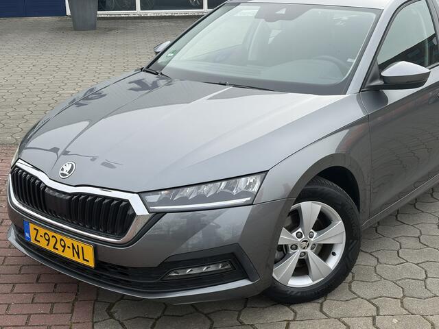 Skoda OCTAVIA Combi 1.0 TSI Business Edition Trekhaak, PDC, Navi, Rijklaar met beurt & garantie!