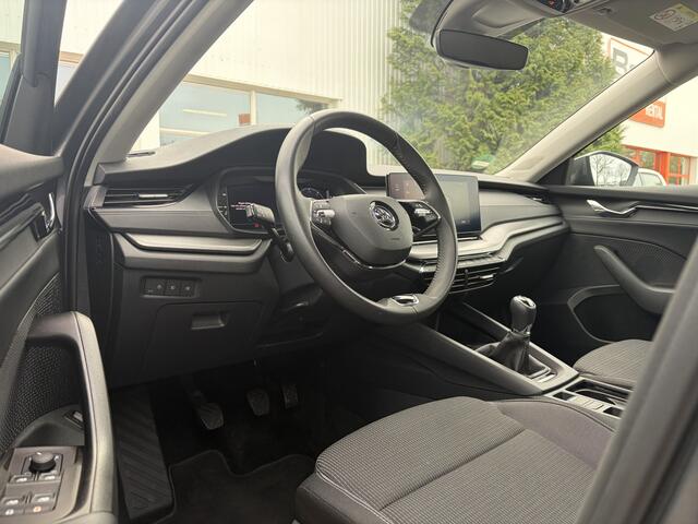 Skoda OCTAVIA Combi 1.0 TSI Business Edition Trekhaak, PDC, Navi, Rijklaar met beurt & garantie!