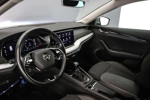 Skoda OCTAVIA Combi Business Edition 1.0 TSI 110pk Trekhaak, Cruise control, Navigatie, Achteruitrijcamera, Elektrische achterklep, LED koplampen, Parkeersensoren