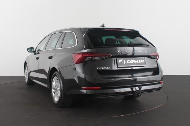 Skoda OCTAVIA Combi 1.0 e-TSI Business > Trekhaak (zwenkbaar)/Camera/Stoelverwarming...