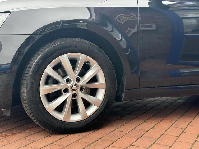 Skoda OCTAVIA Combi 1.4 TSI Greentech Style Business | Navi | Trekhaak | Stoelverwarming