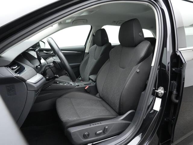 Skoda OCTAVIA 1.4 TSI iV 204 pk PHEV Style | Geheugenstoelen | Head-up display | Stoelverwarming | Adaptive Cruise | Side Assist