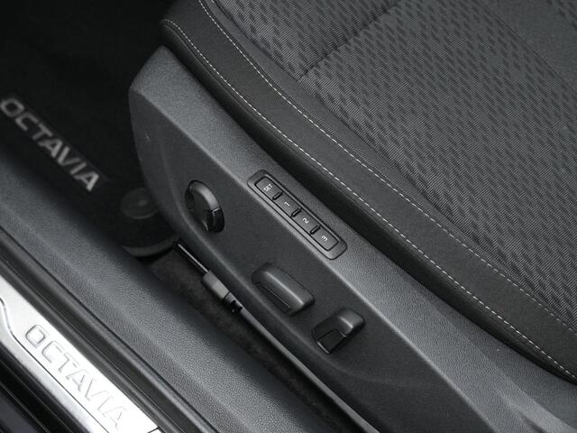 Skoda OCTAVIA 1.4 TSI iV 204 pk PHEV Style | Geheugenstoelen | Head-up display | Stoelverwarming | Adaptive Cruise | Side Assist
