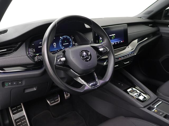 Skoda OCTAVIA Combi 1.4 TSI iV PHEV Sportline Business | 204 PK | SoH 97% | Automaat | Climate control | Stoelverwarming | 19" LM velgen |