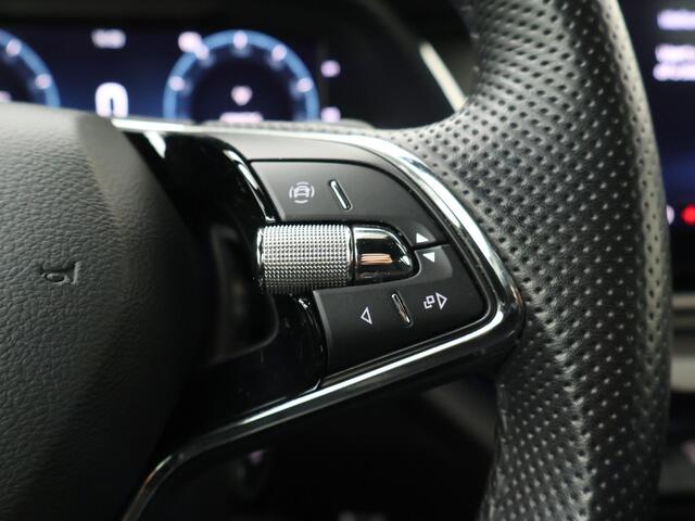 Skoda OCTAVIA Combi 1.4 TSI iV PHEV Sportline Business | 204 PK | SoH 97% | Automaat | Climate control | Stoelverwarming | 19" LM velgen |