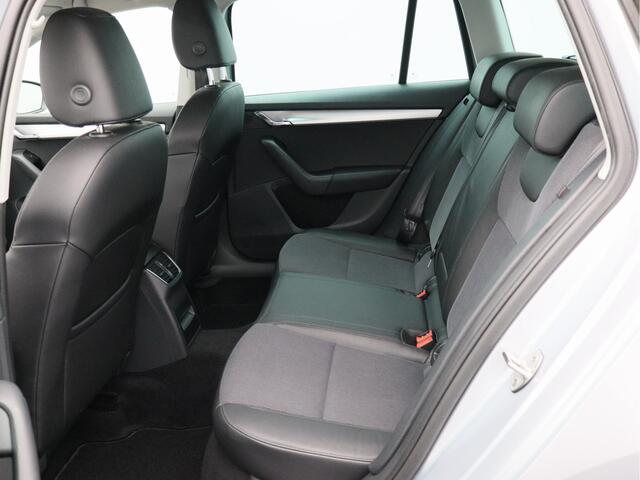 Skoda OCTAVIA Combi 1.0 TSI Greentech Business Edition/ trekhaak!