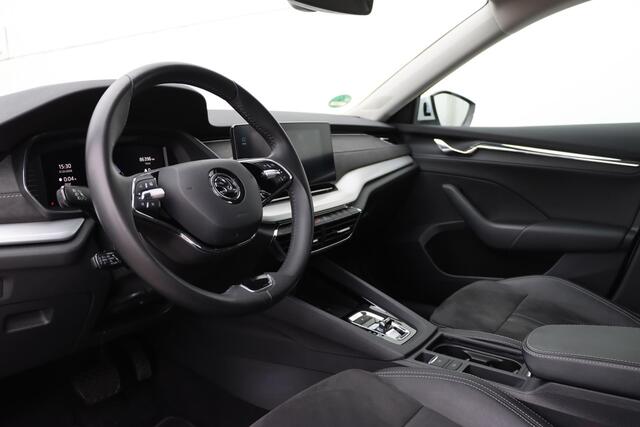 Skoda OCTAVIA Combi 1.4 eHybrid Style 204pk DSG6 | SOH 94% | Elektrische stoelen | Leder/Alcantara | HUD