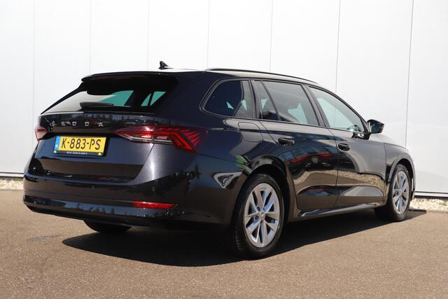 Skoda OCTAVIA Combi 1.0 e-TSI Sport Business 110PK Automaat Trekhaak RS Stoelen Navigatie Carplay Android