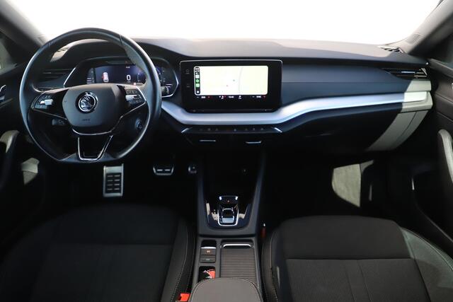 Skoda OCTAVIA Combi 1.0 e-TSI Sport Business 110PK Automaat Trekhaak RS Stoelen Navigatie Carplay Android