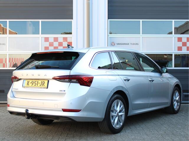 Skoda OCTAVIA Combi 1.0 e-TSI 110PK Automaat Business Edition /NAVI/17'LM/PDC/LED/Keyless/Lane assist/Trekhaak/DAB+/Cruise control/NAP! 2e eig!