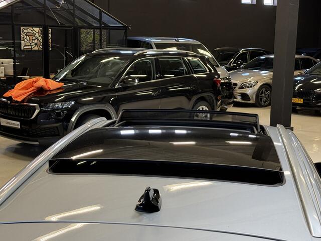 Skoda OCTAVIA Combi 1.5 TSI First Edition | Facelift | Crystal Light | Panoramadak | Trekhaak | Apple Carplay