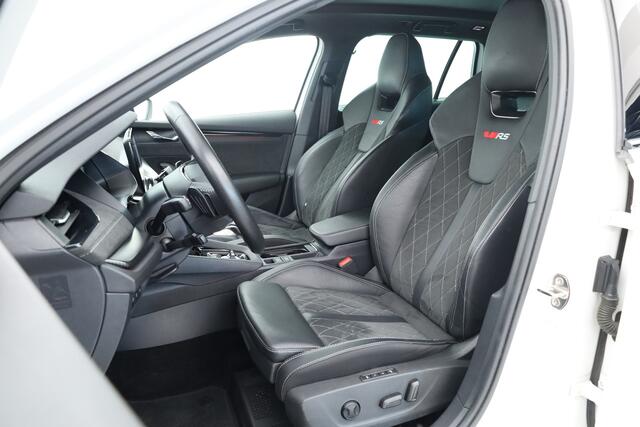 Skoda OCTAVIA Combi 1.4 TSI RS iV PHEV Business | Pano | HUD | Canton Audio | Massage | Elek. Stoelen | Keyless | Camera | Adapt. Cruise