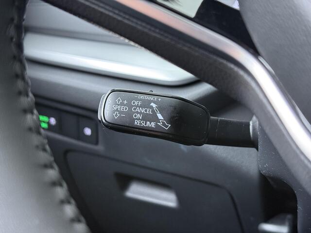 Skoda OCTAVIA Combi Business Edt. Plus 1.5 TSI 150 PK DSG | Automaat | Trekhaak | 18" Lichtmetalen Velgen | Winterpakket |