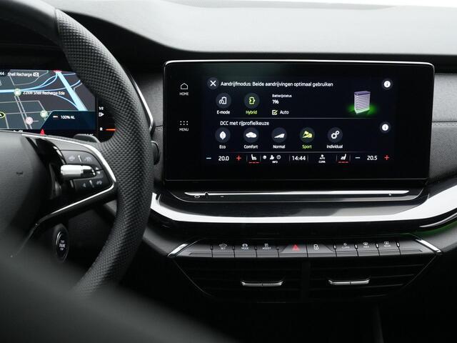 Skoda OCTAVIA Combi 1.4 TSI 204 pk iV PHEV Sportline | Head-up display | Achteruitrijcamera | Adaptive Cruise | Elektrische achterklep | Stuur-/stoelverwarming