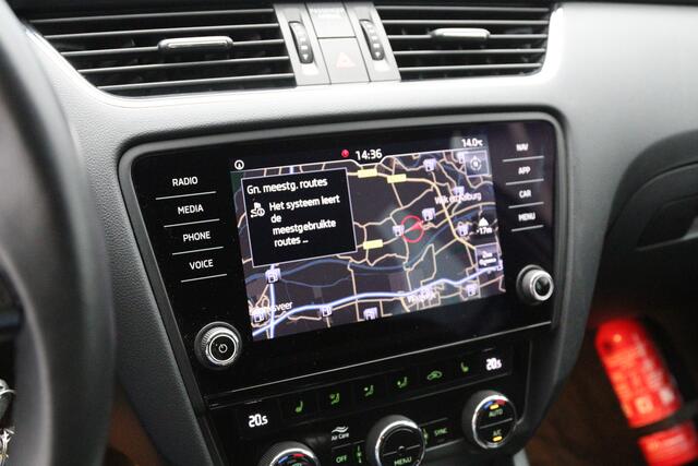 Skoda OCTAVIA Combi 1.0 TSI 115 PK Greentech Style Business, Stoelverwarming, Climate Control, Navigatie