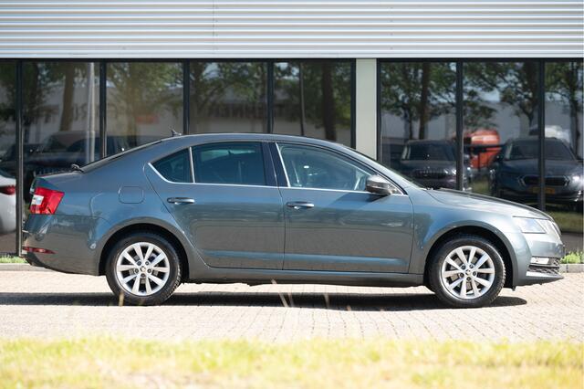 Skoda OCTAVIA 1.0 TSI 115pk DSG | Navi | Camera | Apple CarPlay | Stoelverw. | PDC