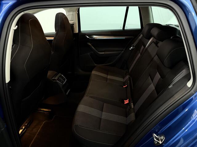 Skoda OCTAVIA Combi 1.0 TSI Greentech Style Business Panoramadak, Navi, Parkeersensoren, Keyless start, Cruise control, Stoelverwarming, A start stop, Lichtmetalen velgen