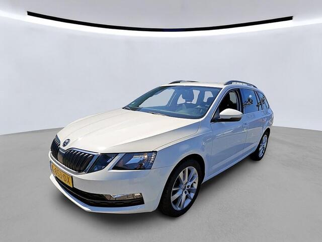 Skoda OCTAVIA Combi 1.5 TSI Greentech Business Edition Trekhaak | Navi | LED | Leer/stof | LMV 17" | NL auto | 1e eig.