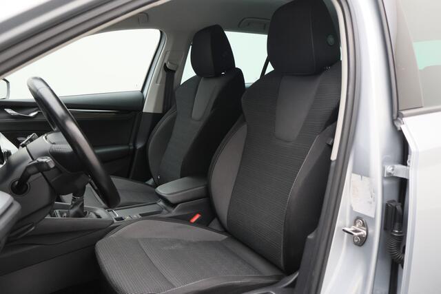 Skoda OCTAVIA Combi 1.0 TSI Business Edition Virtual Cockpit, Cruise, Apple Carplay, Sfeerverlichting, LED, DAB, PDC, 16''