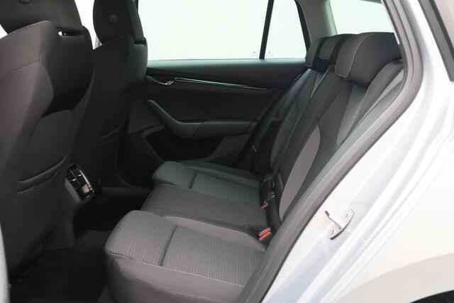 Skoda OCTAVIA Combi 1.0 TSI Business Edition Virtual Cockpit, Cruise, Apple Carplay, Sfeerverlichting, LED, DAB, PDC, 16''